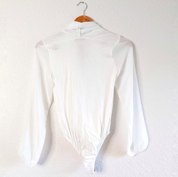 NWT Boohoo White Bodysuit Wrap Over Size 8 - Picture 4 of 8